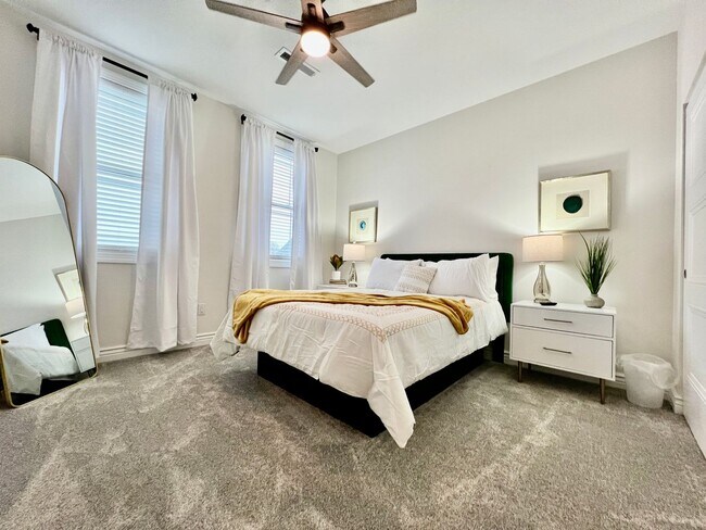 Building Photo - NEW, big, beautiful, Executive Home Libert...