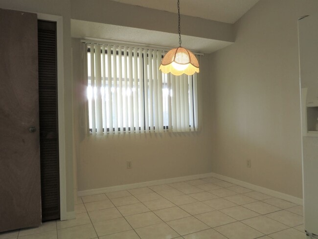 Building Photo - Coming Soon! Beautiful and Spacious 3 bedroom 2 bath Home With a Split Floor Plan.