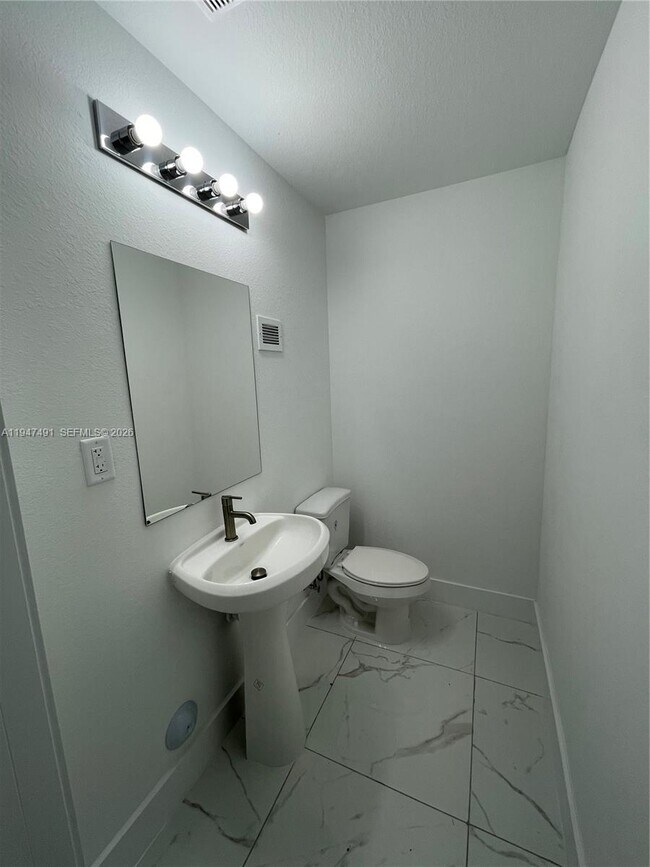 Building Photo - 25822 SW 144th Ct