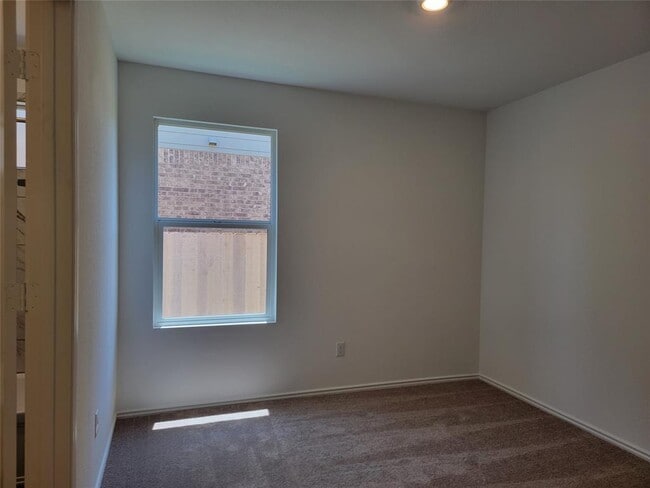 Building Photo - 100 Montego St