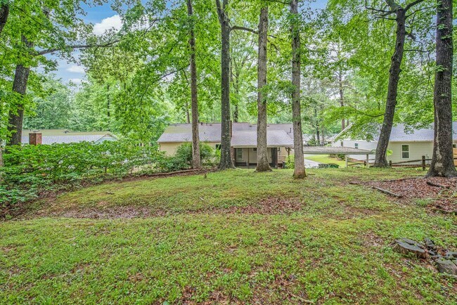 Building Photo - Move-in Ready 3 Bedroom Ranch!!