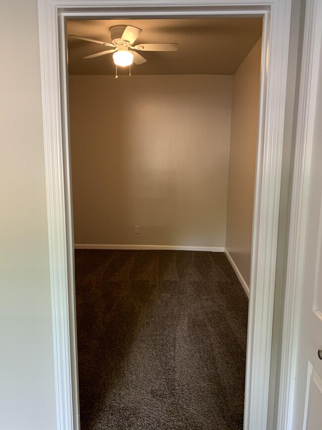 Building Photo - 13076 Ridge Rd