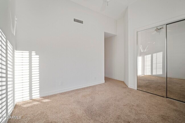 Building Photo - 9359 E Cavalry Dr