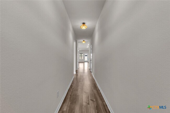 Building Photo - 104 Javans Nest