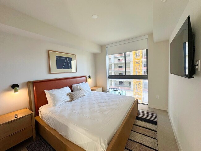 Building Photo - 11 NE 6th St