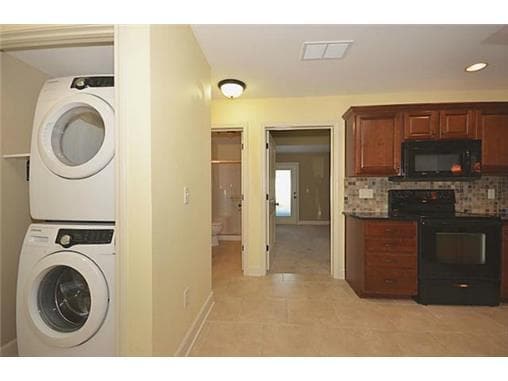 Building Photo - 2 Bedroom, 2 Bathroom Oak Valley Townhouse...