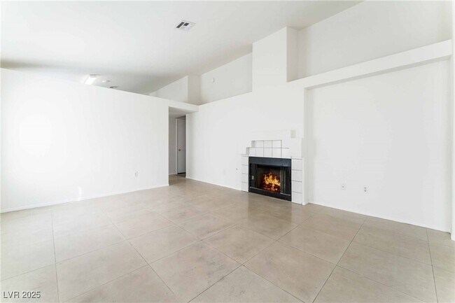 Building Photo - 4104 N Compass Rose Way