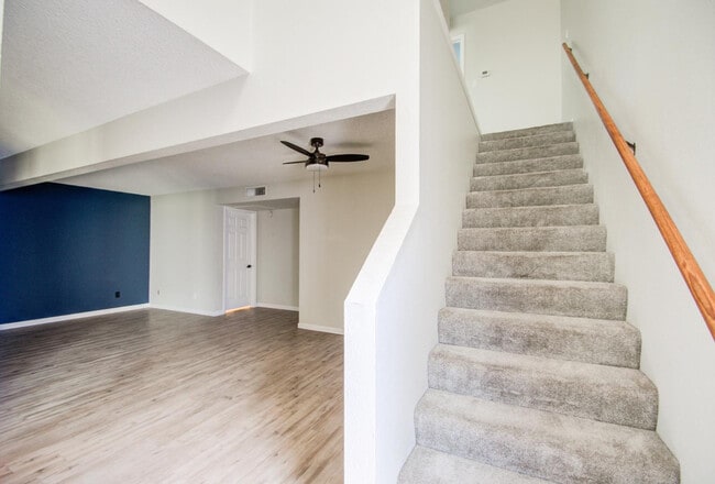 Building Photo - 7761 N 19th Dr