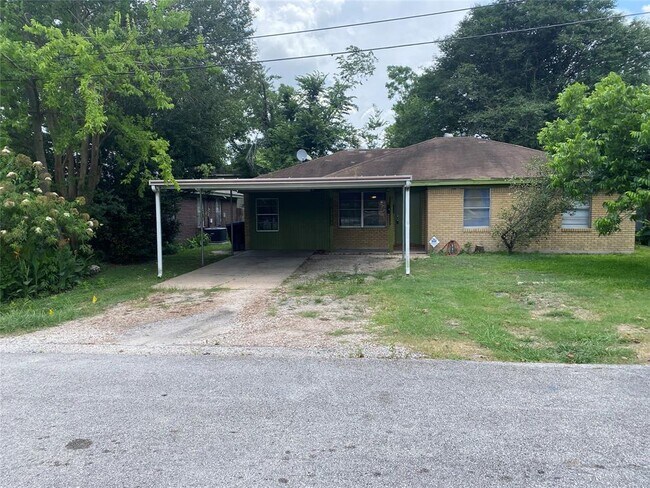 Primary Photo - 5910 Leon St