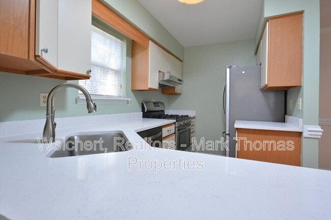 Building Photo - 425 Summerwalk Cir