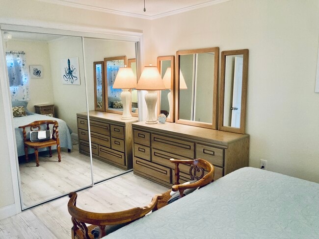 Building Photo - 770 Diplomat Blvd