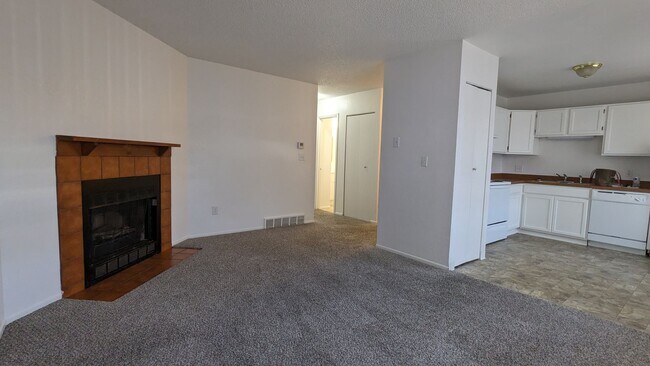 Building Photo - 3450 Cochran Dr