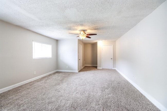 Building Photo - 5210 Greylog Dr
