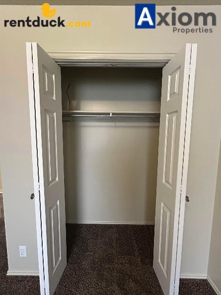 Building Photo - 1819 S Von Elm St