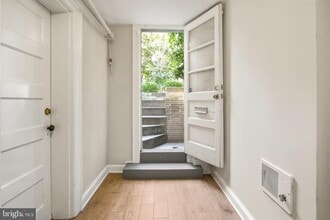 Building Photo - 2619 Woodley Pl NW