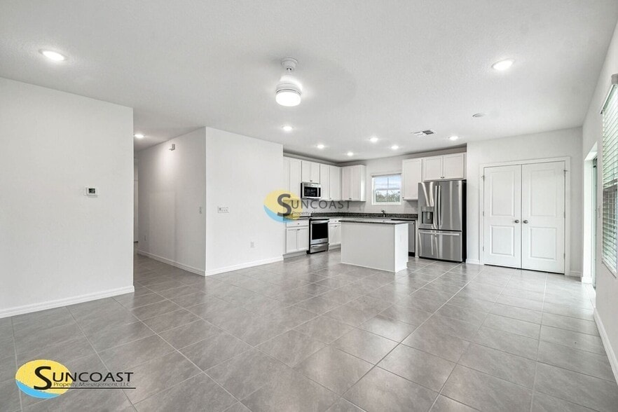 Building Photo - 8271 N Wakefield Dr