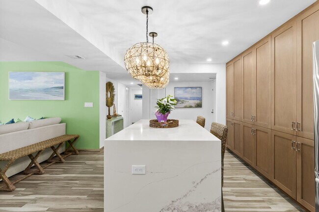 Building Photo - 4020 Galt Ocean Dr