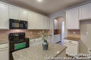 Building Photo - 133 Deer Wood Oaks