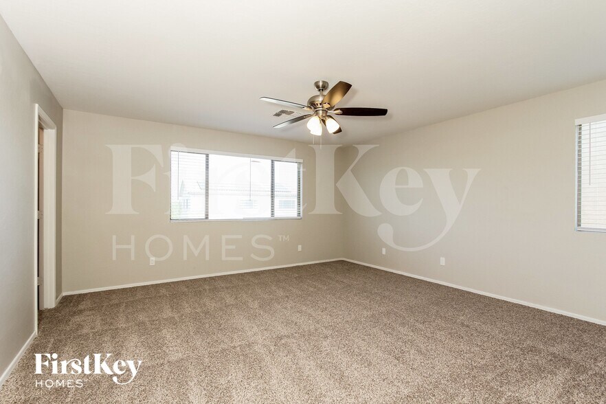 Building Photo - 6724 S 49th Dr