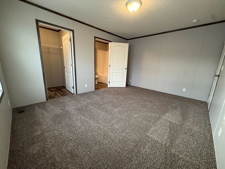 Building Photo - 11987 Springbrook Ct