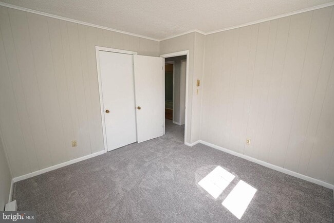 Building Photo - 115 Ridgefield Ln