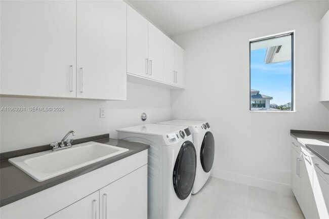 Building Photo - 13083 Feathering Wy