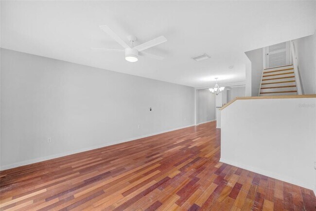 Building Photo - 6928 Hawthorne Trace Ln