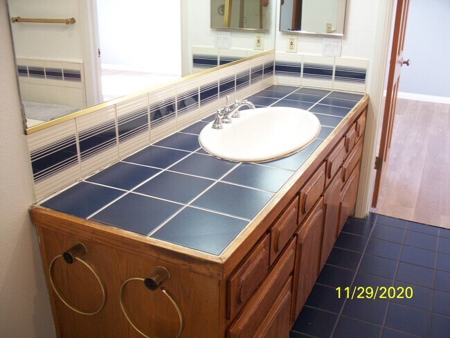 Building Photo - 7339 W 91st St