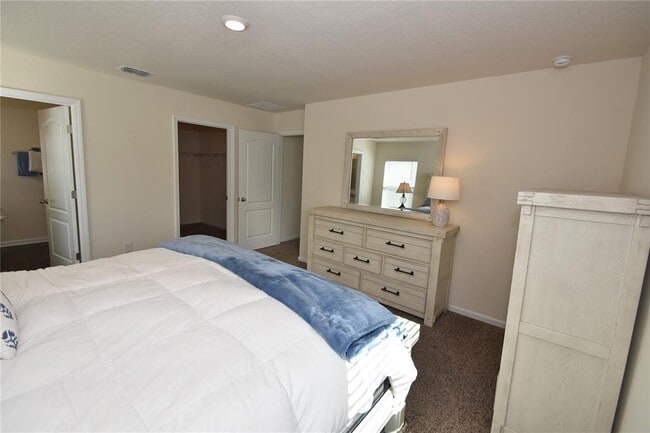 Building Photo - 27 Grand Par Ct