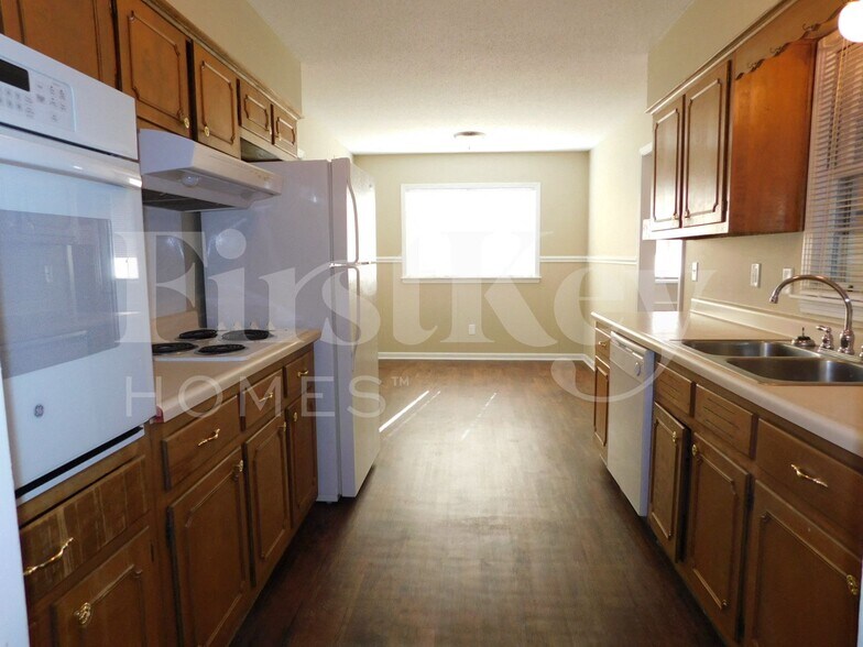 Building Photo - 6135 Haddington Dr