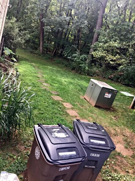 private walkway - 500 Meadow Hall Dr