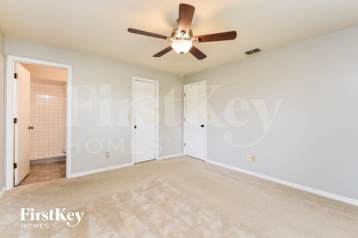 Building Photo - 1128 SW 11th Ct