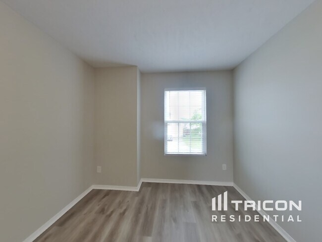 Building Photo - 1322 Bundy Dr