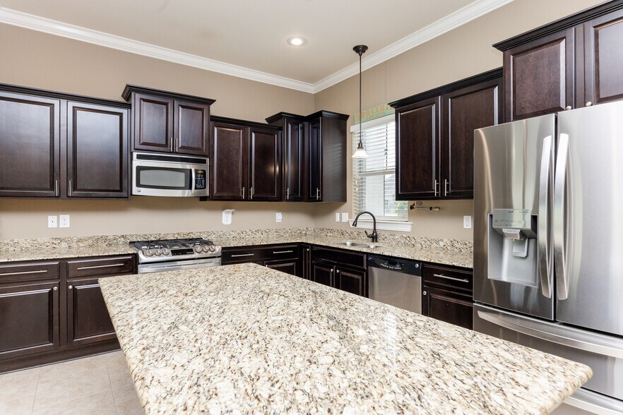 Building Photo - 37436 Amalfi Dr