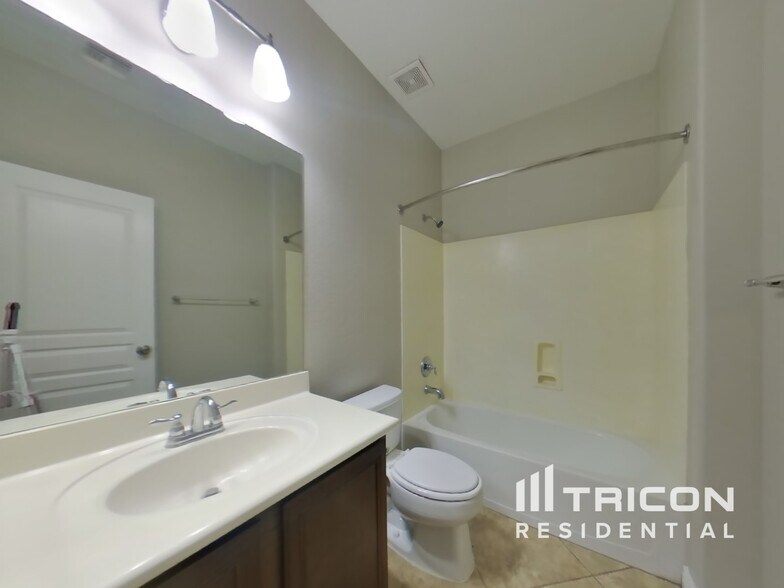 Building Photo - 37878 W Olivo St