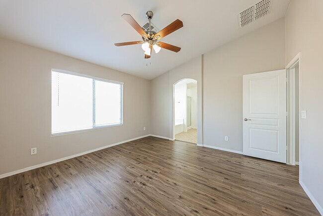 Building Photo - 24236 W Lasso Ln