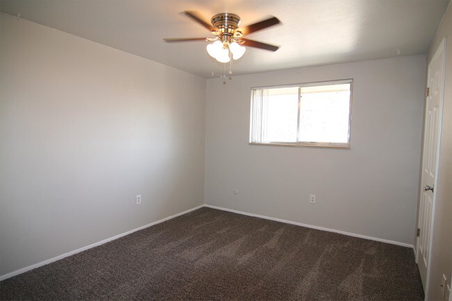 Building Photo - 4831 Field Ct