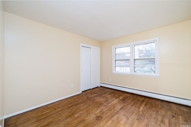 Building Photo - 220 Benson Ave
