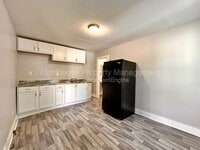 Building Photo - 2825 Sanford St