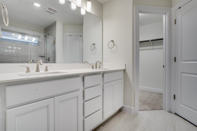 Building Photo - 8612 Cumbrae Ln