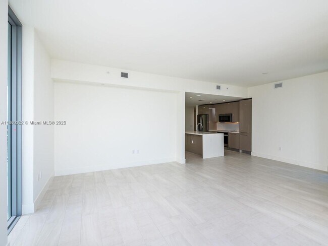 Building Photo - 2000 Metropica Wy