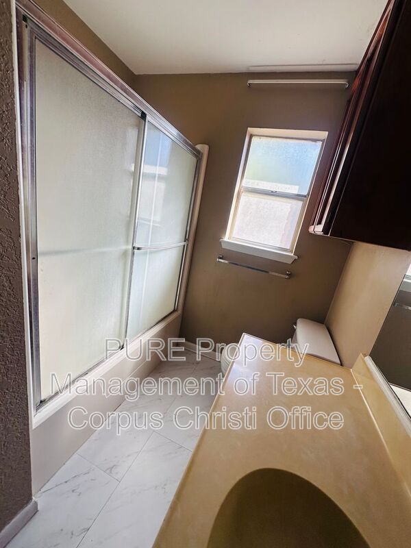 Building Photo - 862 Siskin Cir