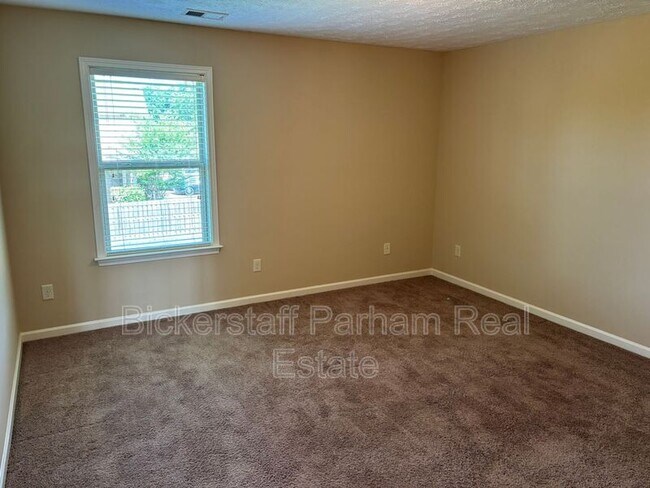 Building Photo - 5982 Ivy Ridge Dr