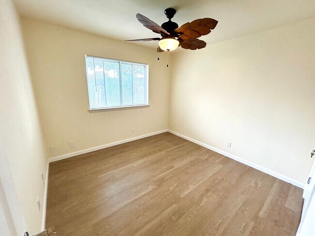 Building Photo - **COMING SOON** Newly Renovated 3 Bedroom ...
