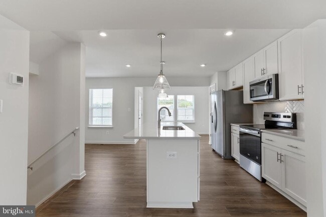 Building Photo - 233 Clifton Mnr