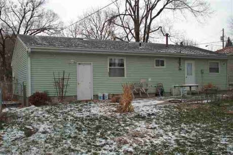 Building Photo - 717 6th Ave