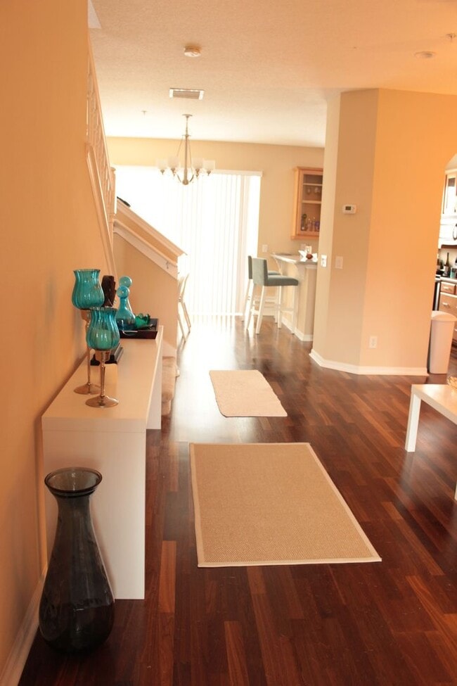 Building Photo - 3/2.5 Townhouse with Garage and Waterview in Tuscany Place of Millenia