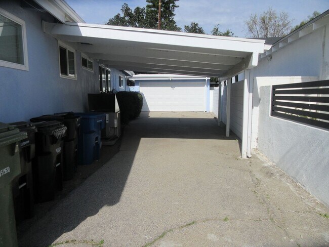 Building Photo - 13235 Cumpston St