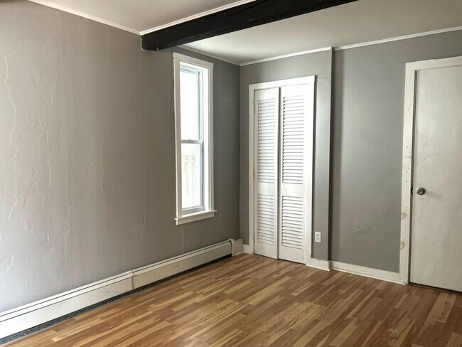 Building Photo - 29 Webster St