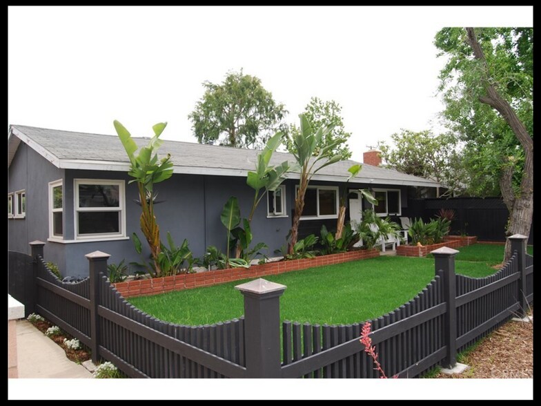 Building Photo - 184 E 19th St